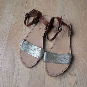 Nicolo Vacari Gold And Brown Leather Sandals Size 8.5